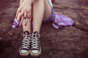 Fryzury dla pań z prostą grzywką: wszechstronny look na różne okazje